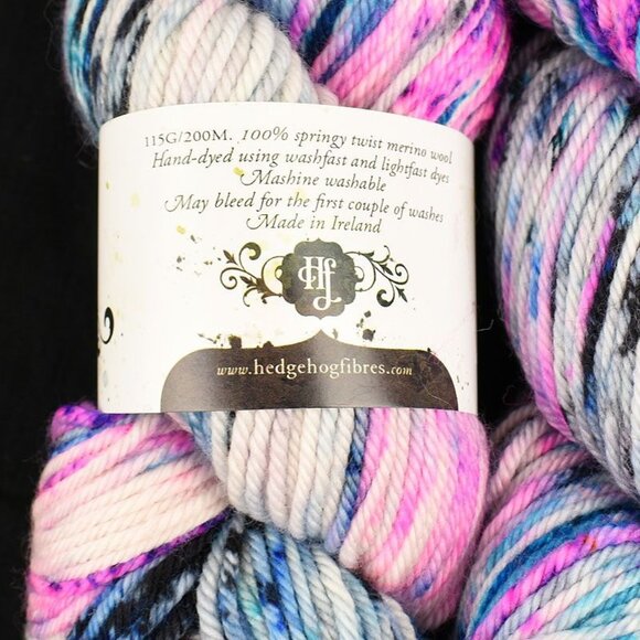 Hedgehog Fibres Merino DK Yarn 2 Skeins Springy Twist Wool Hand-Dyed Shiver - Picture 3 of 3